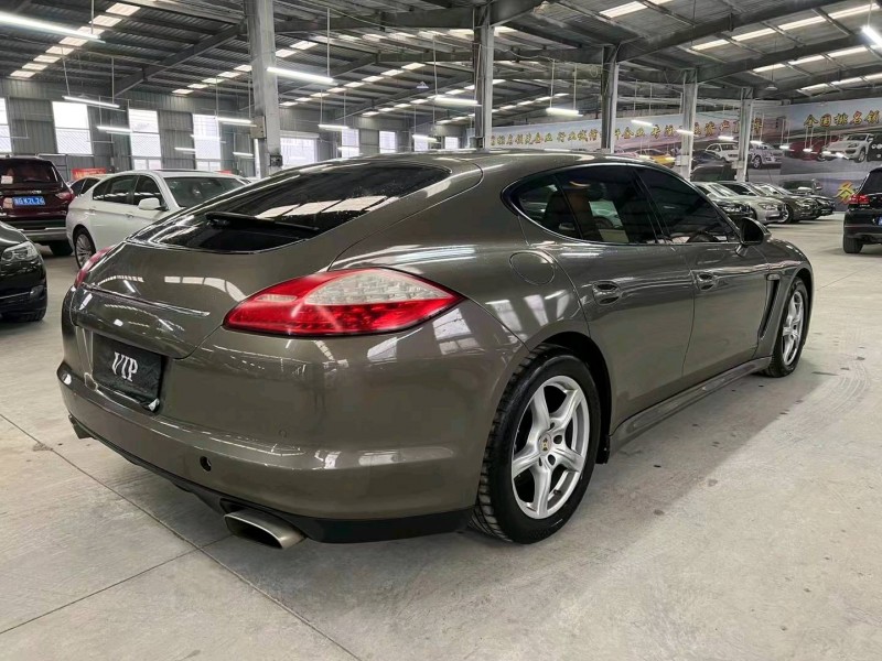 济宁13年保时捷帕拉梅拉7