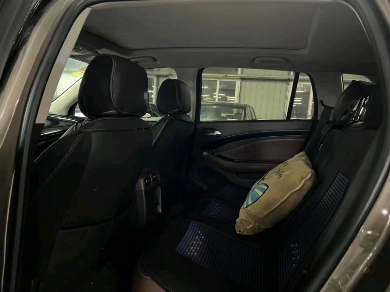 济宁19年别克昂科威6