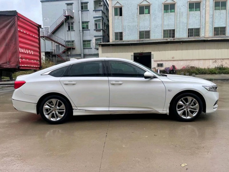 东莞19年本田雅阁3