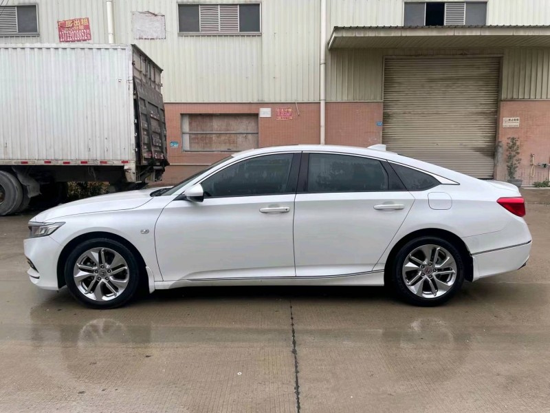 东莞19年本田雅阁2