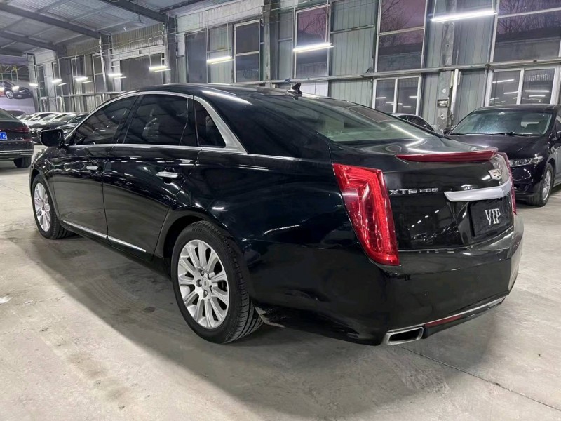 济宁13年凯迪拉克XTS2