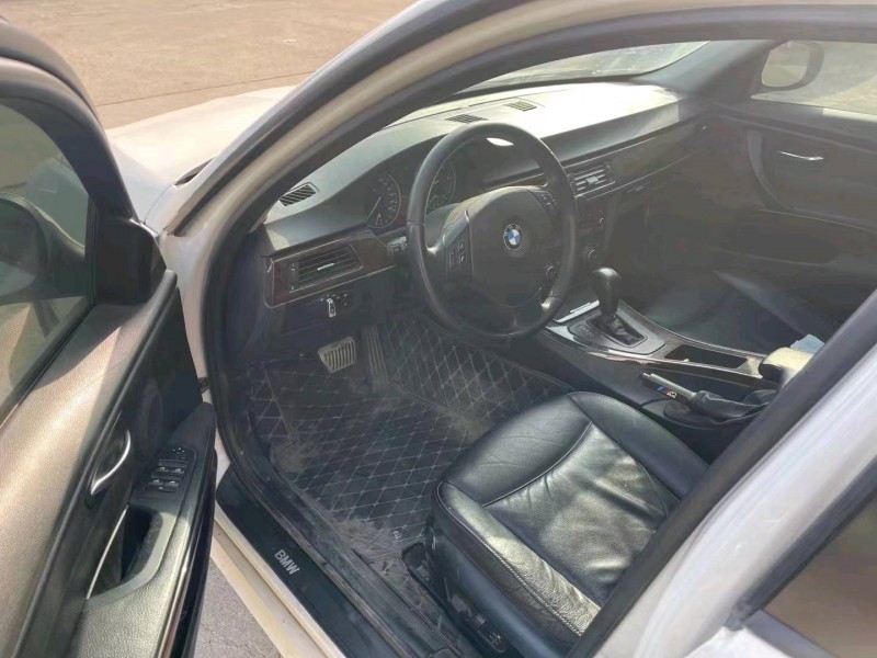 济南11年宝马3系6