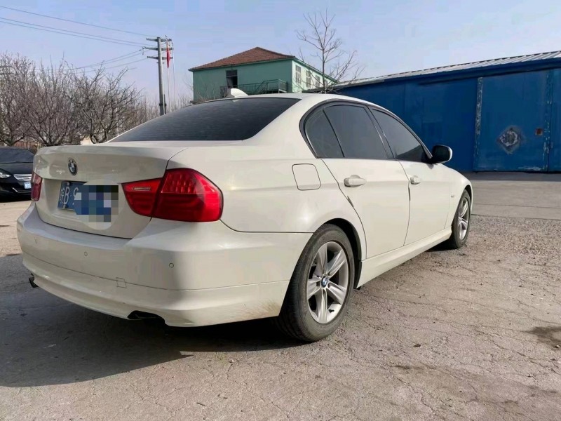 济南11年宝马3系8