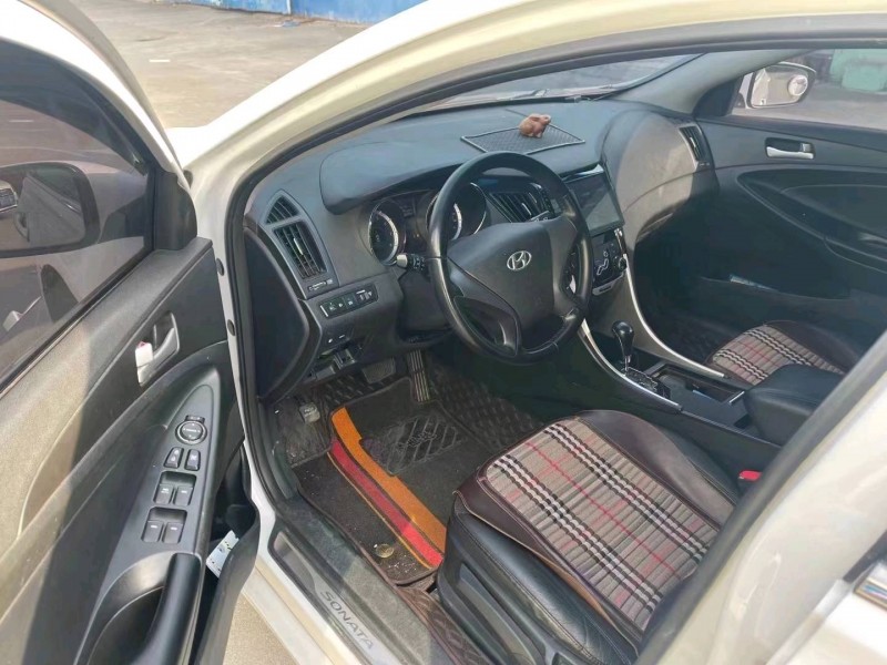 济南13年现代索纳塔八3