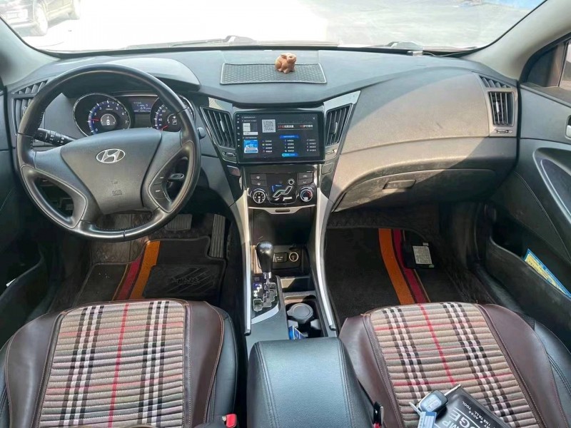 济南13年现代索纳塔八5