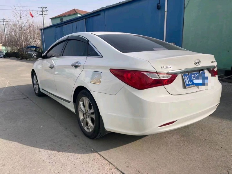 济南13年现代索纳塔八7