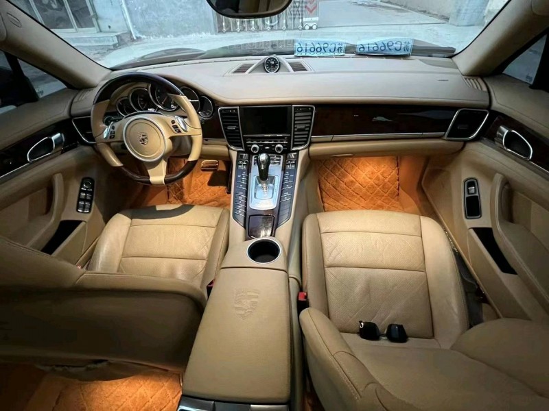 济南12年保时捷帕拉梅拉3