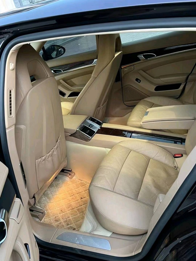 济南12年保时捷帕拉梅拉5