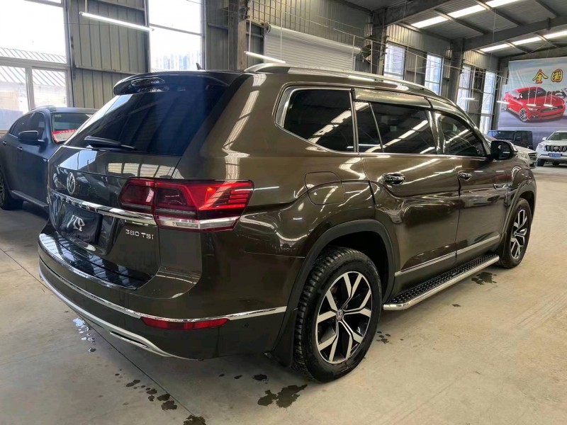 济宁17年大众辉昂7