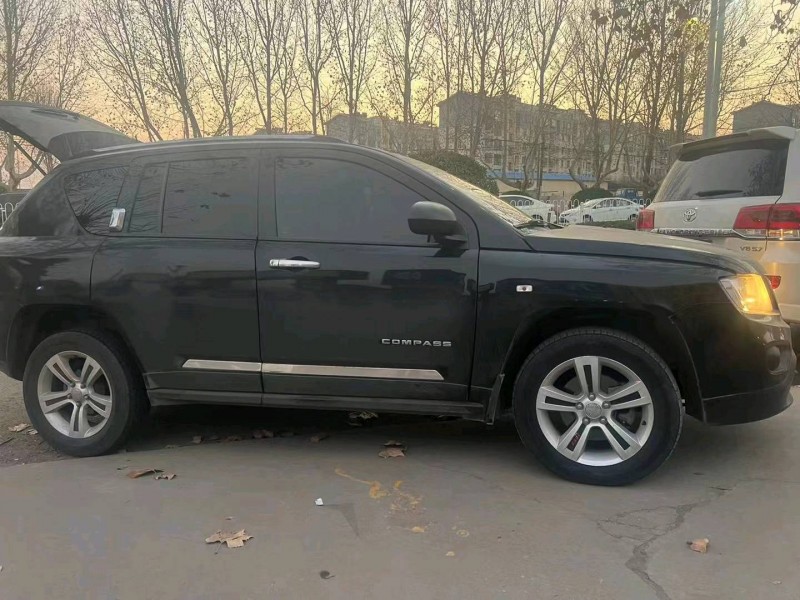 枣庄12年Jeep指南者1