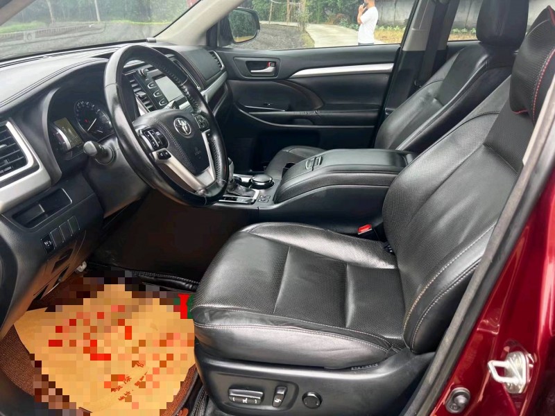 成都16年丰田汉兰达4