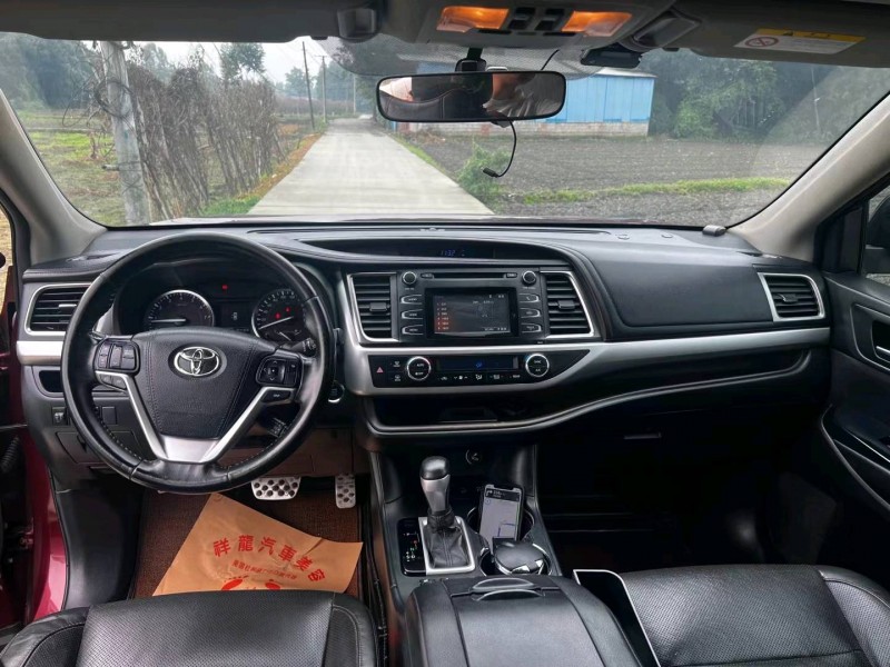 成都16年丰田汉兰达5