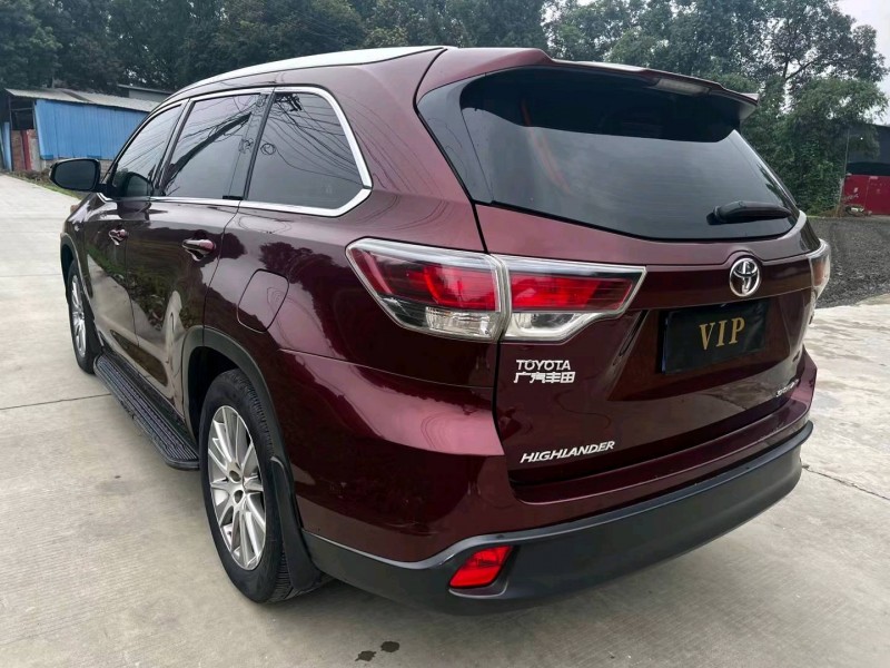 成都16年丰田汉兰达8