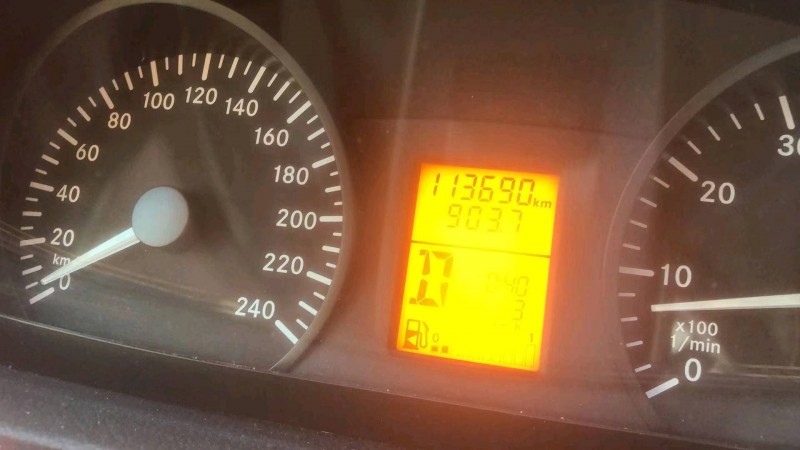 嘉兴15年奔驰威霆1