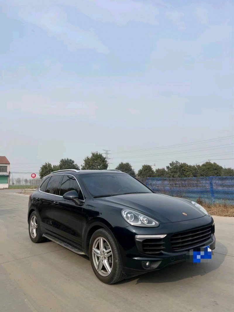 北京16年保时捷卡宴2