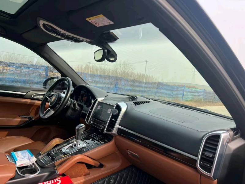 北京16年保时捷卡宴4