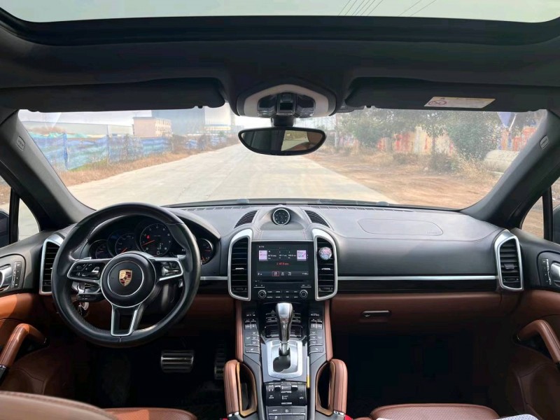 北京16年保时捷卡宴6