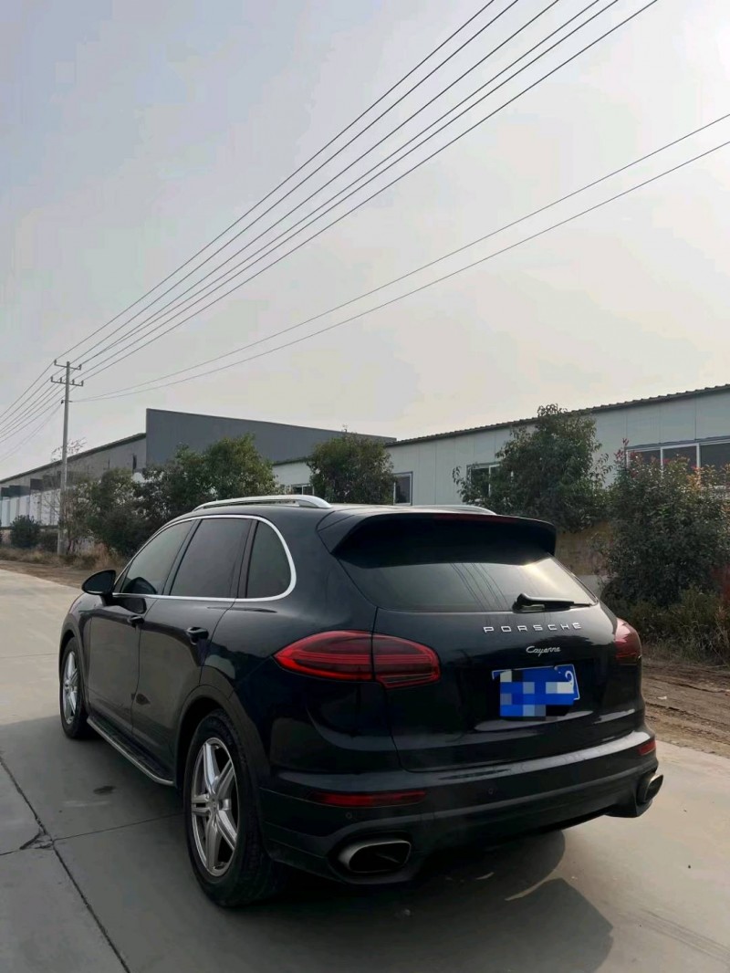 北京16年保时捷卡宴8