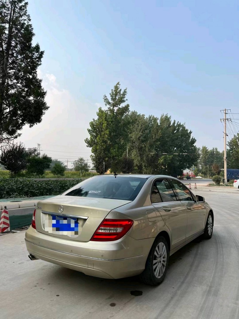 北京11年奔驰C8
