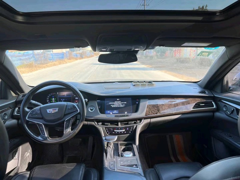 北京17年凯迪拉克CT64