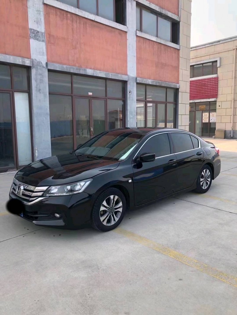 青岛14年本田雅阁3