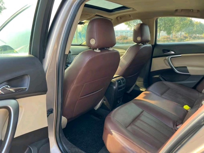 盐城12年别克君威8