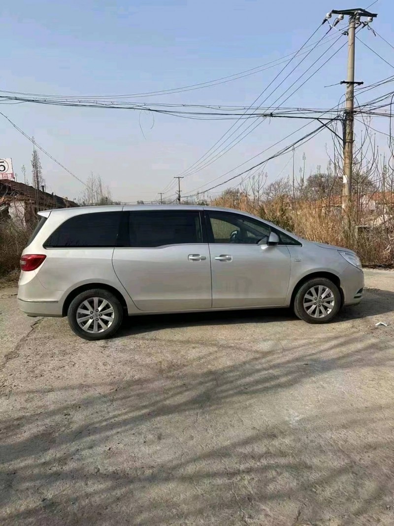 枣庄17年别克GL86