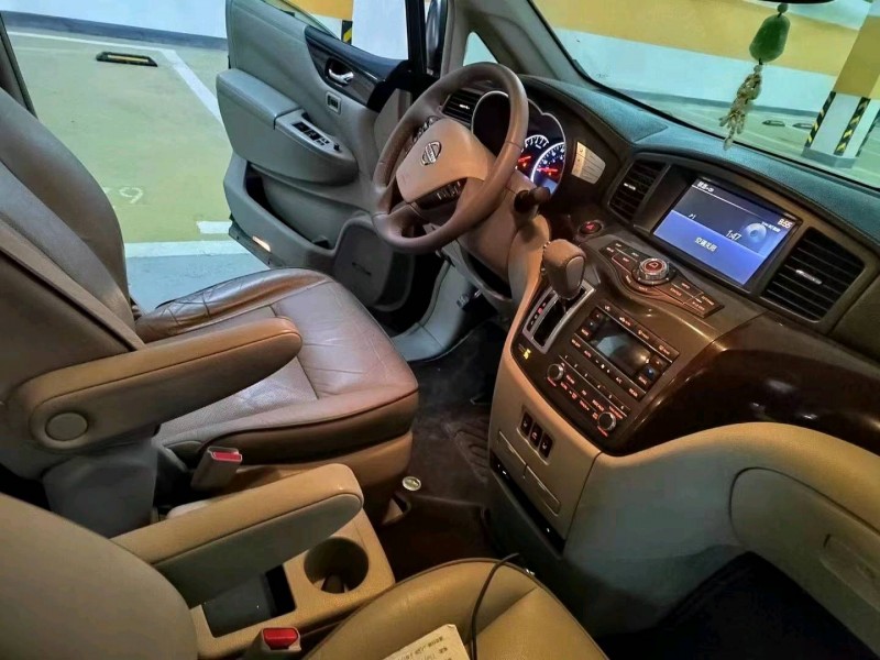 宜昌13年日产贵士8