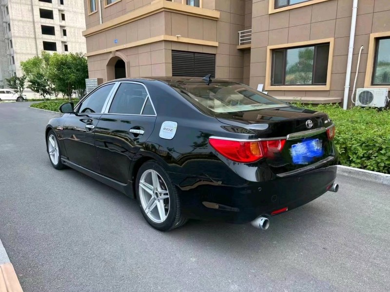 邯郸11年丰田锐志4