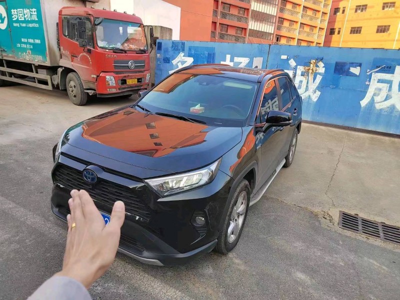 宜昌21年丰田RAV4荣放1