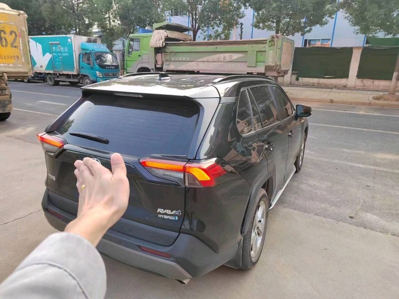 宜昌21年丰田RAV4荣放3