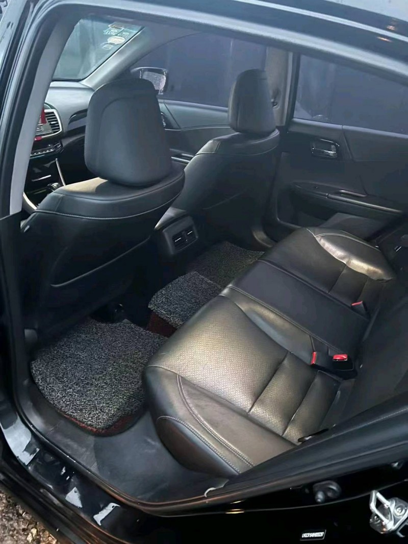 湖州17年本田雅阁6