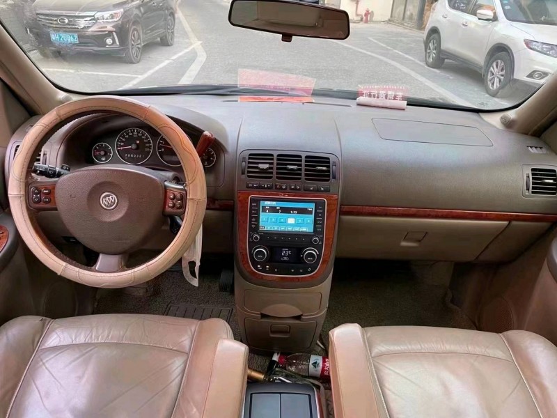 广州09年别克陆尊4