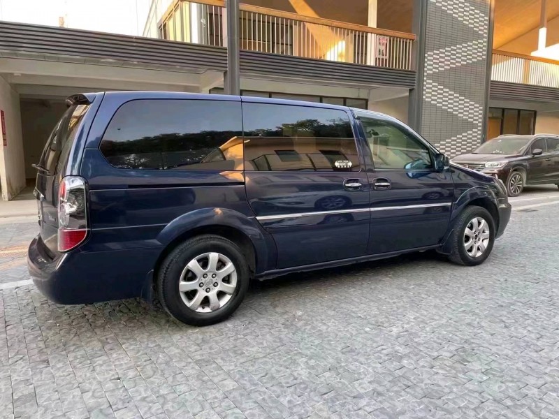 广州09年别克陆尊3