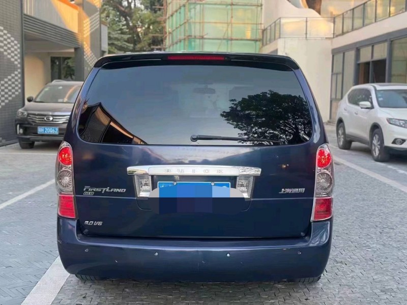 广州09年别克陆尊1