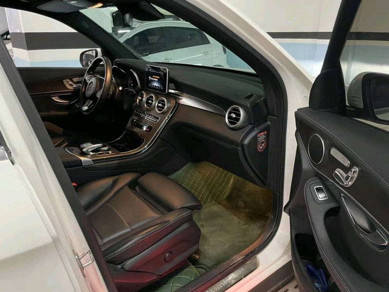 广州17年奔驰GLC4