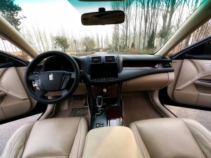 潍坊12年丰田皇冠6