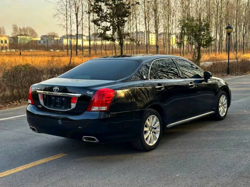 潍坊12年丰田皇冠7