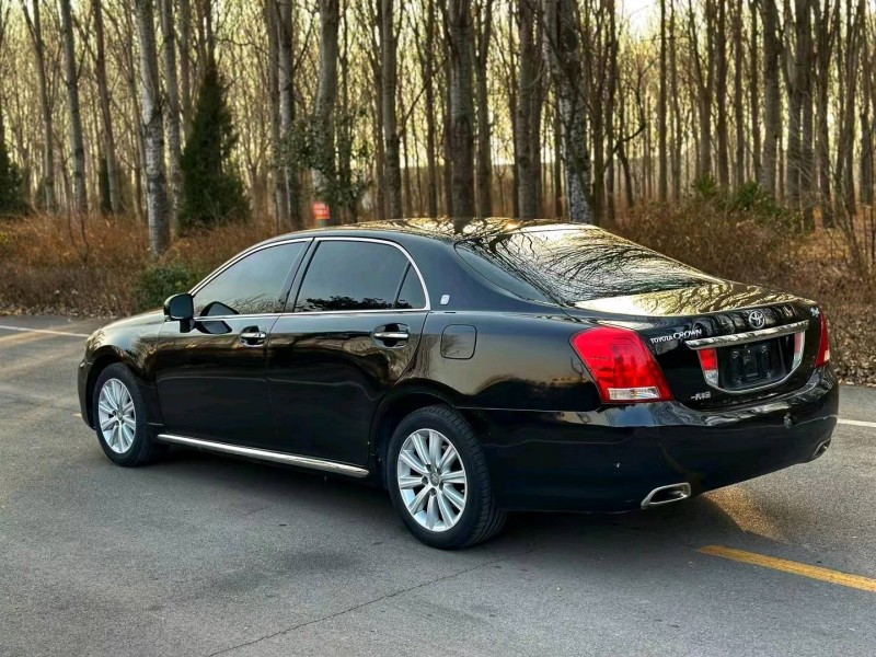 潍坊12年丰田皇冠8