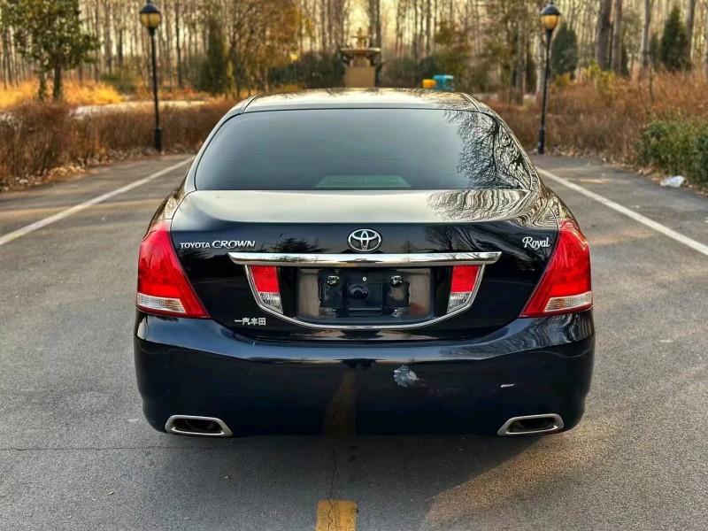 潍坊12年丰田皇冠9