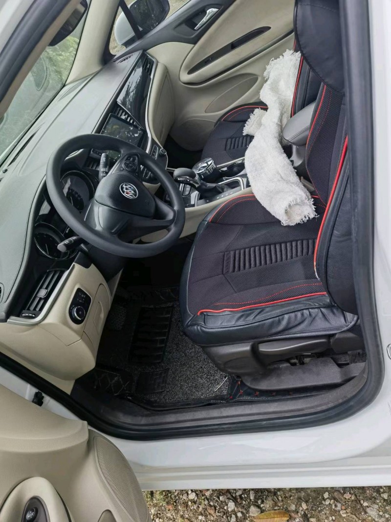 广州17年别克威朗3