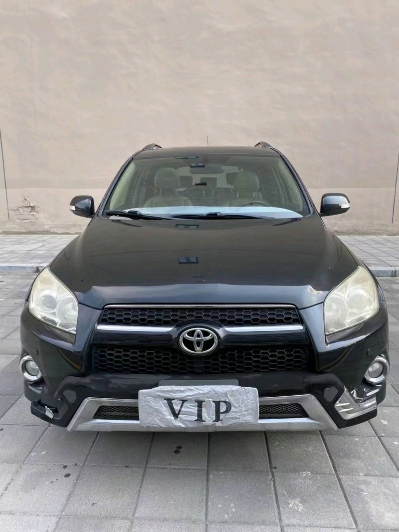 沈阳13年丰田RAV41