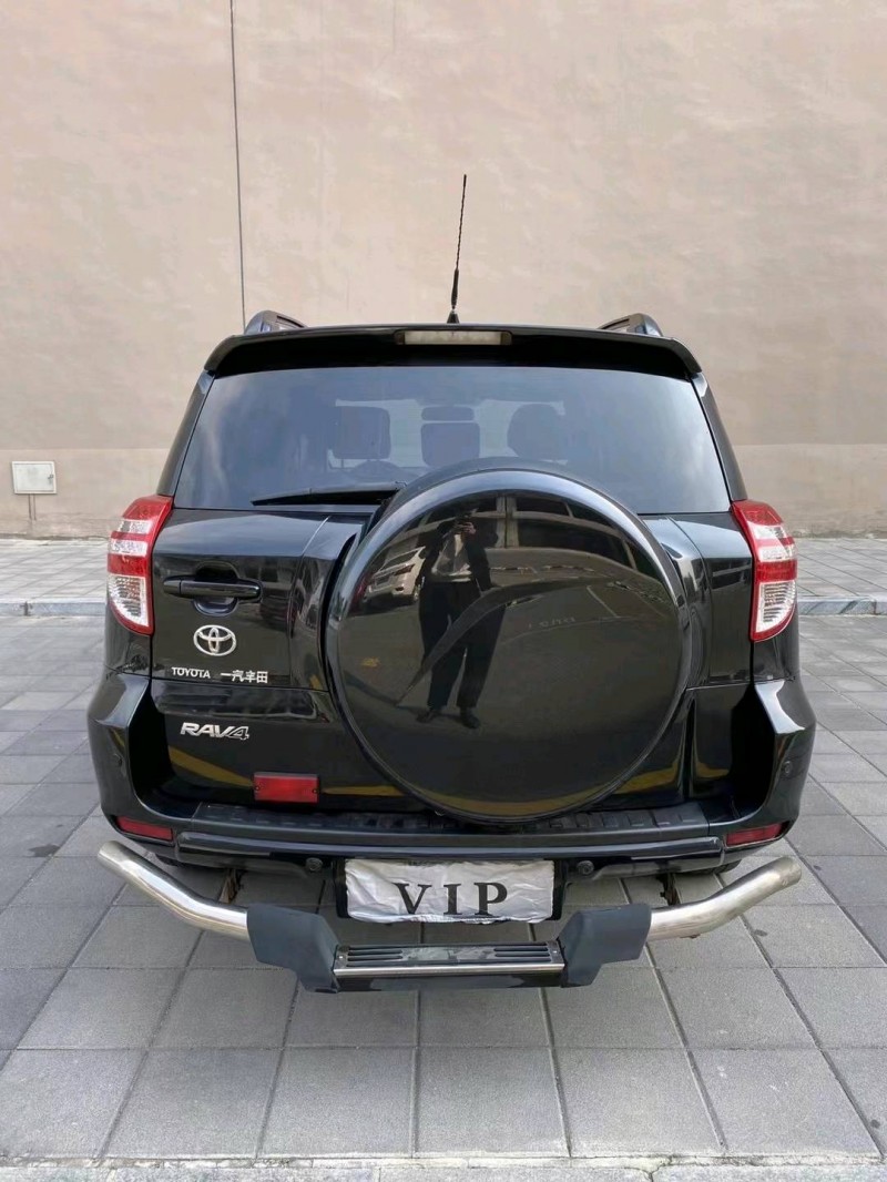 沈阳13年丰田RAV46