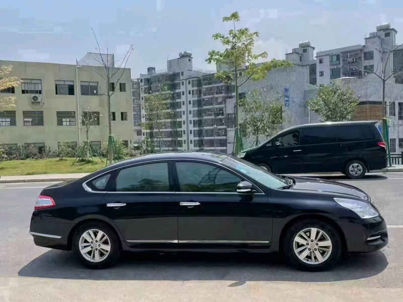 广州11年日产天籁8