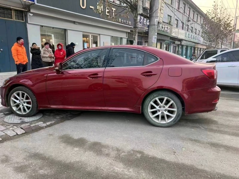 济南11年雷克萨斯IS5