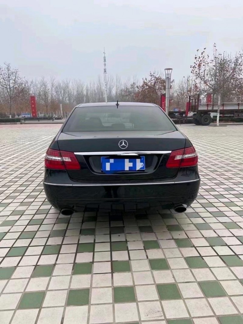 北京13年奔驰E8