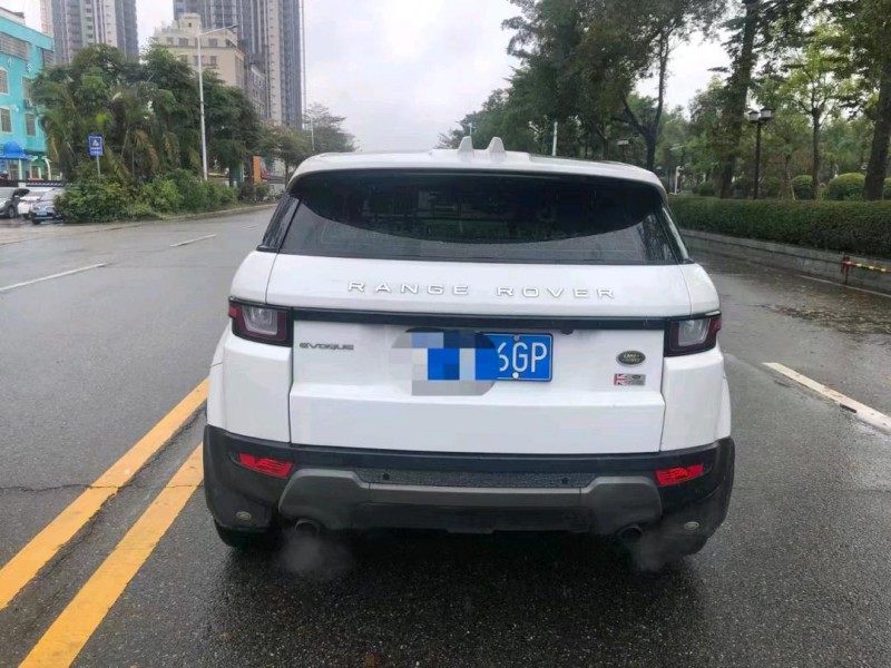 邢台17年路虎极光3