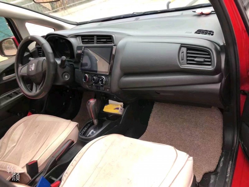 邢台18年本田飞度3