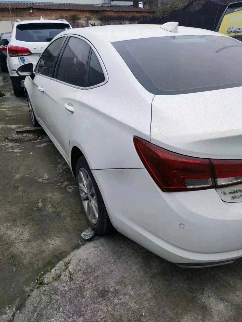 湖州18年别克威朗4