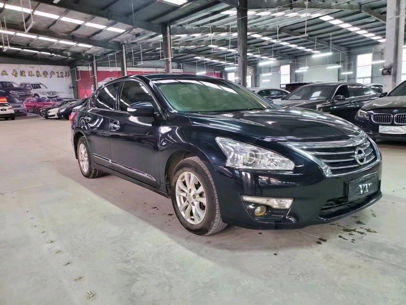 济宁15年日产天籁2